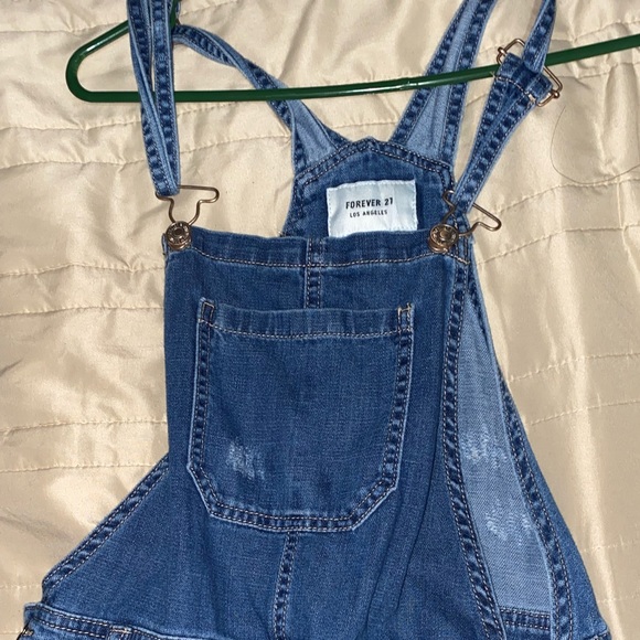 Ripped Jeans Overalls - Picture 2 of 5